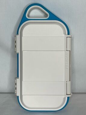 Pelican G10 Personal Utility Go Case- White and Aqua